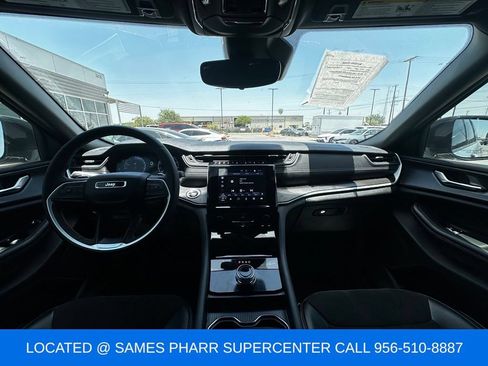 Used 2024 Jeep Grand Cherokee Altitude RWD image 11