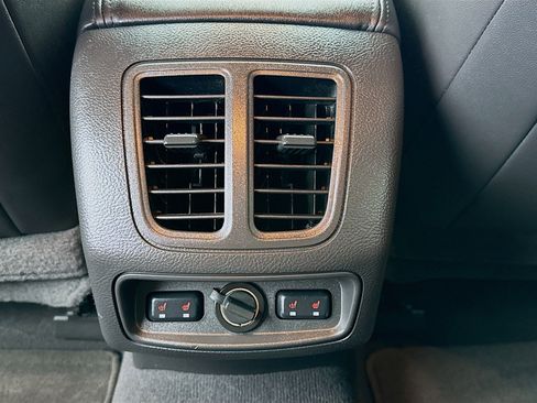 Used 2019 Ford Taurus Limited image 16