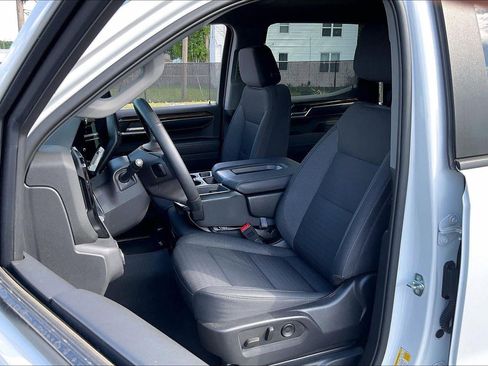 Used 2023 Chevrolet Silverado 1500 LT AWD/4WD image 23