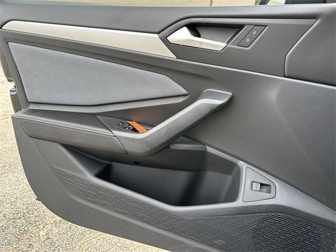 New 2026 Volkswagen Jetta SE image 16