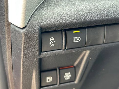Used 2026 Toyota Sienna XLE FWD image 28