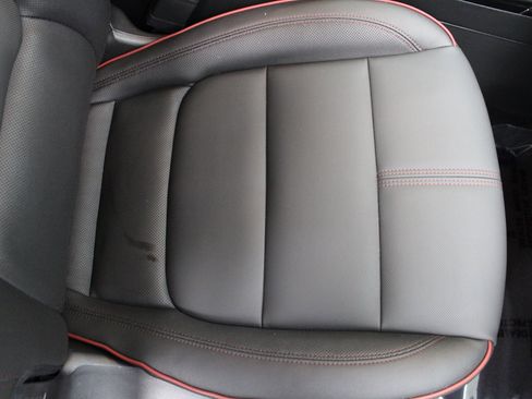 Used 2024 Chevrolet TrailBlazer RS image 28