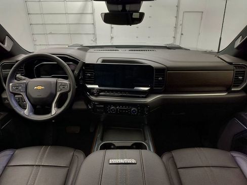 Used 2024 Chevrolet Silverado 3500 High Country w/ High Country Premium Package AWD/4WD image 14