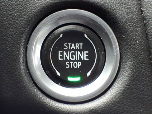 Used 2022 GMC Yukon SLE w/ Gmc Pro Safety Plus Package image 18