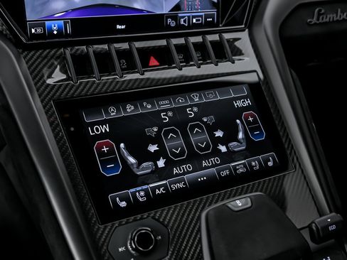 Used 2023 Lamborghini Urus Performante image 47