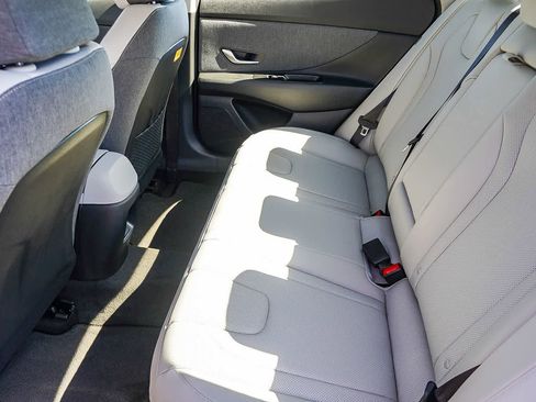 New 2025 Hyundai Elantra Limited image 23