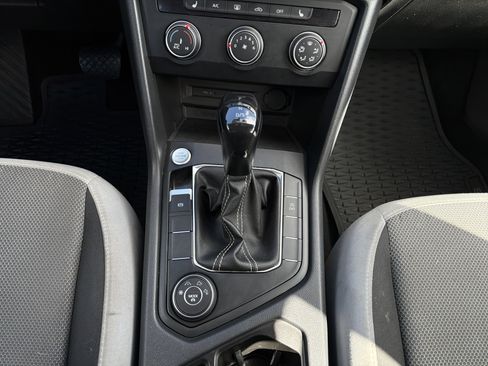 Used 2022 Volkswagen Taos S image 21