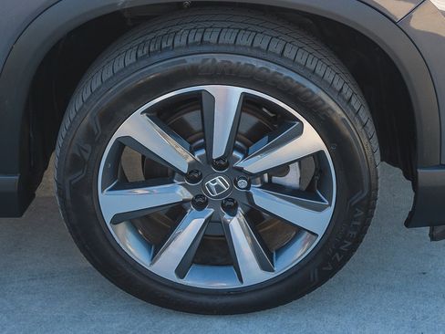 Used 2023 Honda Pilot Elite image 11