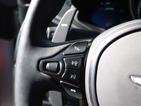 Used 2020 Aston Martin V8 Vantage Coupe image 22