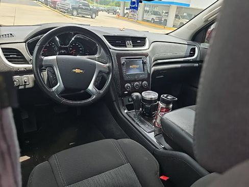 Used 2015 Chevrolet Traverse LT FWD image 3