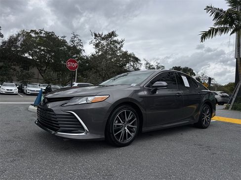 Used 2023 Toyota Camry XLE image 29