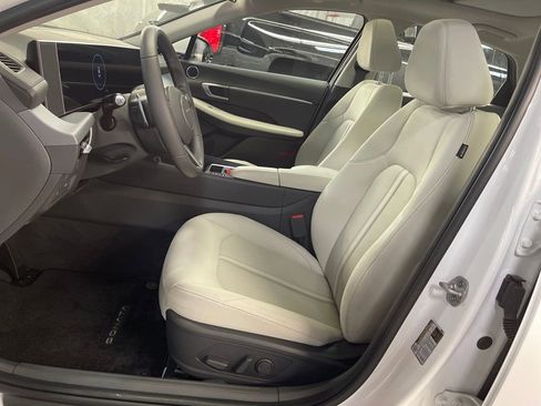 Certified 2024 Hyundai Sonata SEL w/ Convenience Package image 9