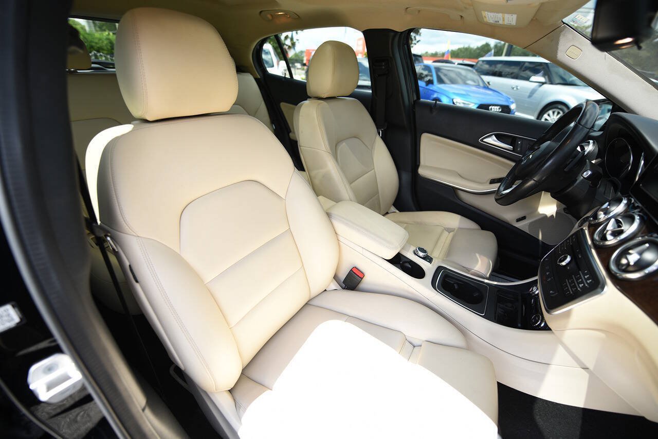 Used 2017 Mercedes-Benz GLA 250 image 10