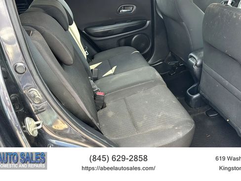 Used 2018 Honda HR-V LX image 6
