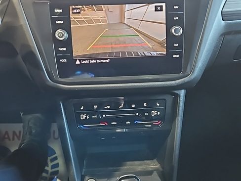 Used 2024 Volkswagen Tiguan SEL R-Line image 32