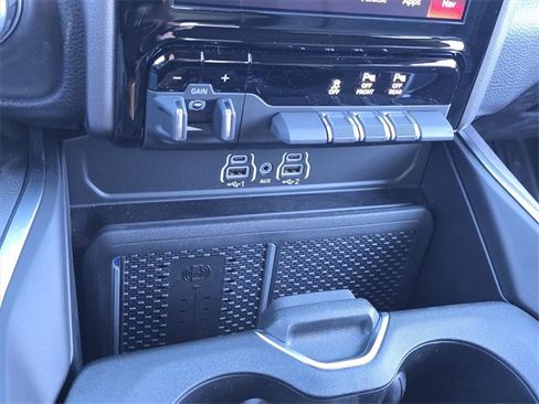 New 2026 RAM 1500 4x4 Crew Cab image 10