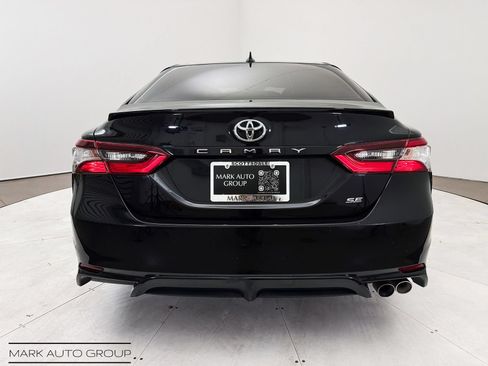 Used 2021 Toyota Camry SE FWD image 13