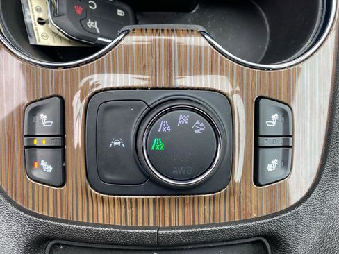 Used 2023 GMC Acadia SLE w/ Driver Convenience Package image 11