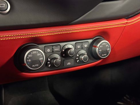 Used 2019 Ferrari 488 GTB RWD image 36