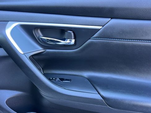 Used 2017 Nissan Altima 2.5 SR w/ Midnight Edition Package image 17