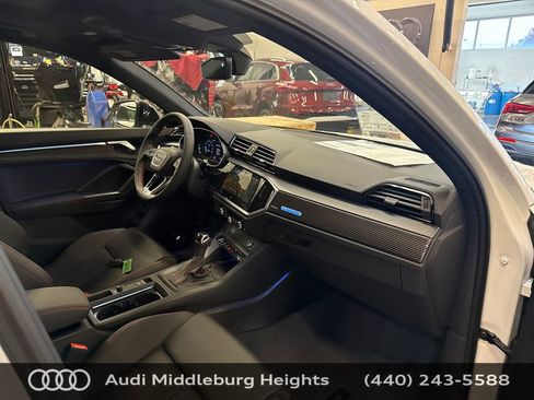 Used 2025 Audi Q3 2.0T Premium Plus w/ Premium Plus Package AWD/4WD image 38