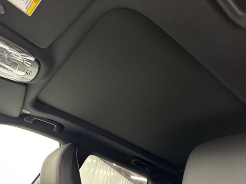 New 2025 Jeep Compass Limited w/ Sun & Sound Group image 17