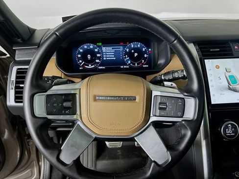 Used 2023 Land Rover Discovery Metropolitan Edition AWD/4WD image 12