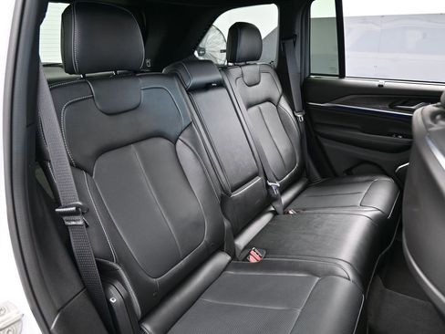 Used 2024 Jeep Grand Cherokee Overland w/ Adv Protech Group III image 50