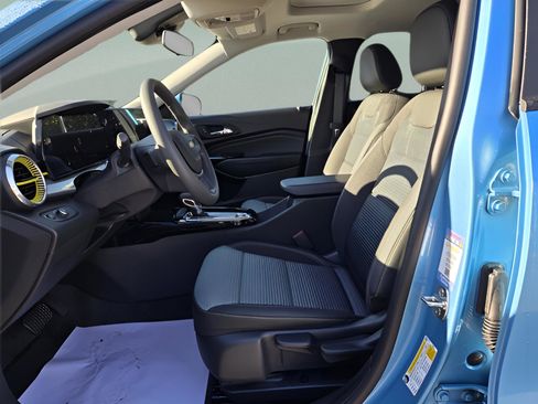 New 2026 Chevrolet Trax LT w/ Sunroof Package image 14