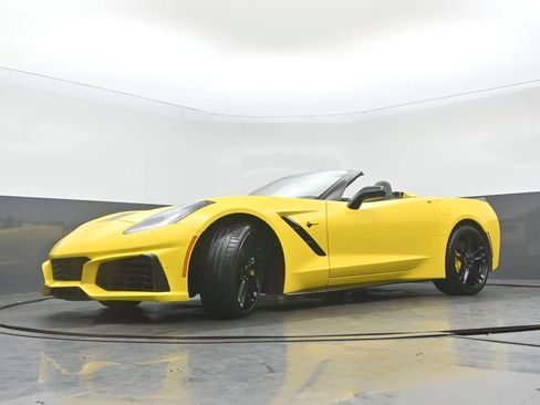 Used 2016 Chevrolet Corvette Stingray Convertible RWD image 26