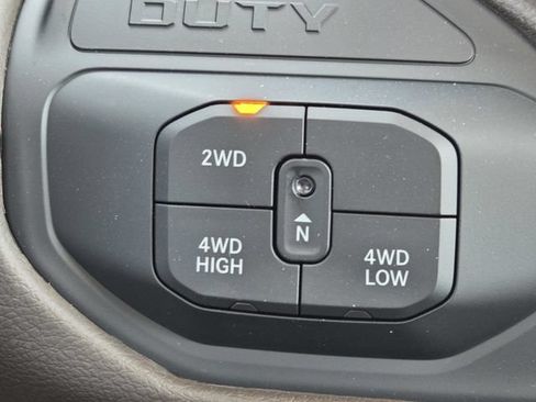 New 2026 RAM 2500 Laramie AWD/4WD image 15
