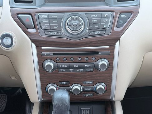 Used 2018 Nissan Pathfinder Platinum FWD image 19