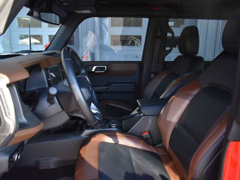 Used 2024 Ford Bronco Outer Banks w/ Sasquatch Package image 12