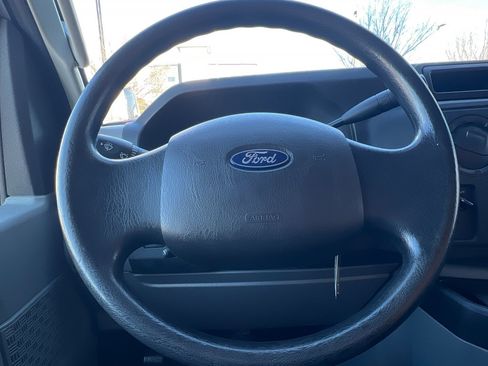 Used 2018 Ford E-450 and Econoline 450 Super Duty w/ Exterior Upgrade Package image 18