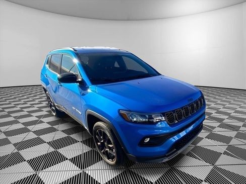 New 2026 Jeep Compass Latitude image 3