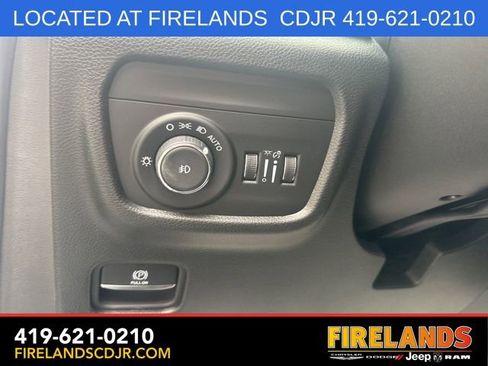 Used 2023 Jeep Grand Cherokee Limited AWD/4WD image 21
