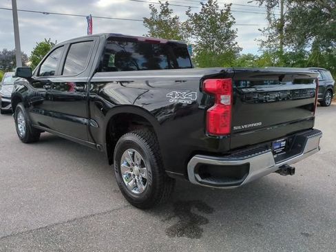 Used 2022 Chevrolet Silverado 1500 LT AWD/4WD image 7