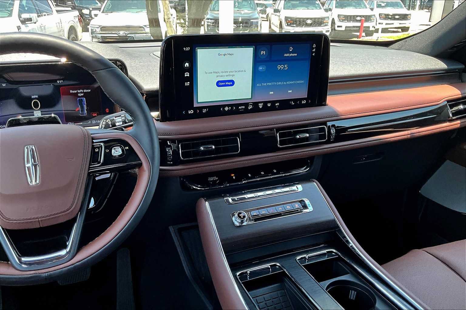 Used 2025 Lincoln Aviator Reserve w/ Luxury Package AWD/4WD image 6