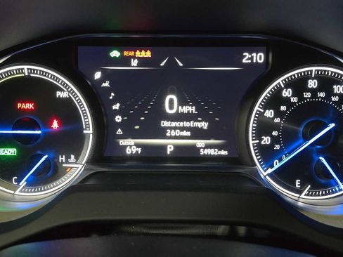 Used 2023 Toyota Venza LE AWD/4WD image 27