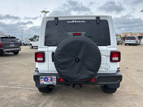 Used 2023 Jeep Wrangler Unlimited Sahara w/ Cold Weather Group AWD/4WD image 5