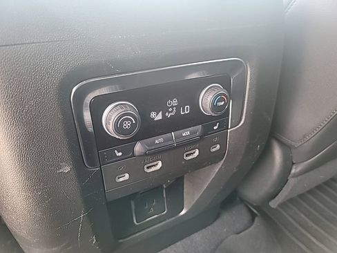 Used 2023 Chevrolet Suburban Premier w/ Advanced Technology Package image 14