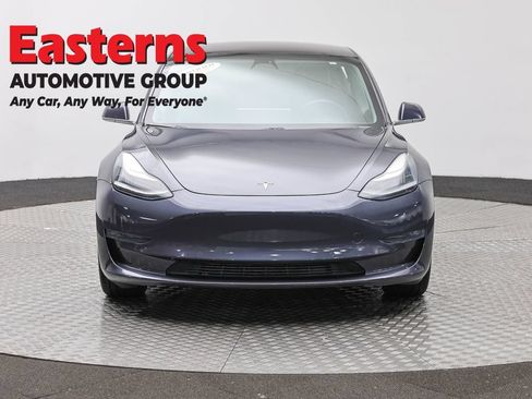 Used 2018 Tesla Model 3 Mid Range RWD image 2