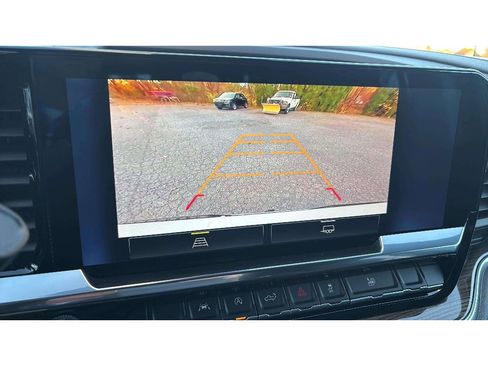 Used 2024 Chevrolet Silverado 1500 LT image 17