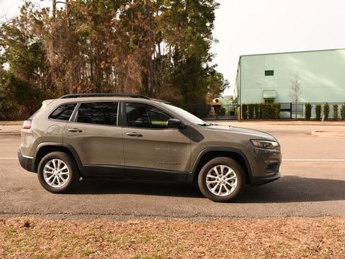 Used 2022 Jeep Cherokee Latitude Lux image 2
