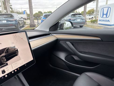 Used 2023 Tesla Model 3 Standard Range image 17