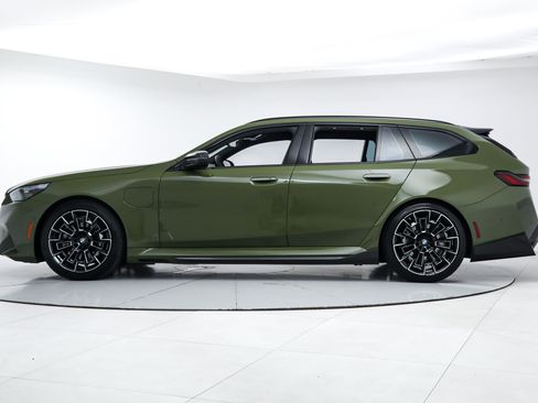 Used 2026 BMW M5 Touring w/ M Driver's Package AWD/4WD image 2