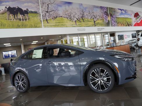 New 2026 Toyota Prius XLE image 4