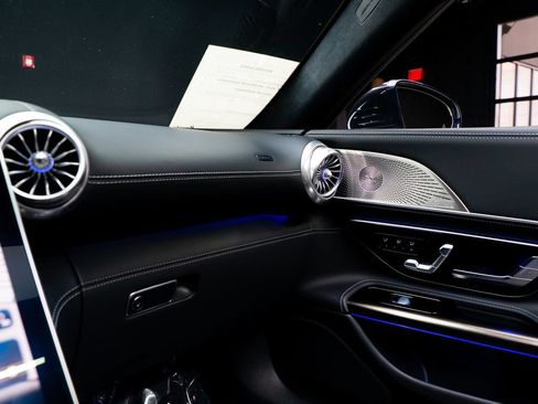 Used 2022 Mercedes-Benz SL 55 AMG 4MATIC w/ Driver Assistance Package image 51