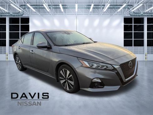 Used 2024 Nissan Sentra SV w/ All-Weather Package image 1