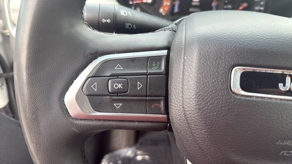Used 2025 Jeep Compass Limited AWD/4WD image 26